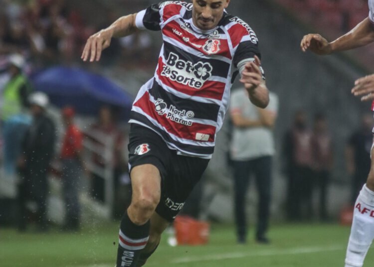 Galhardo é a referência ofensiva do Santa Cruz para encara o Maranhão no Castelão. Foto: Vitória Evelyn