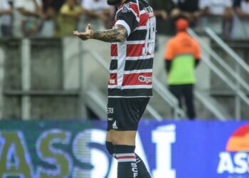Com pouco espaço, Eduardo Tanque deixa o Santa Cruz antes da final da Série D