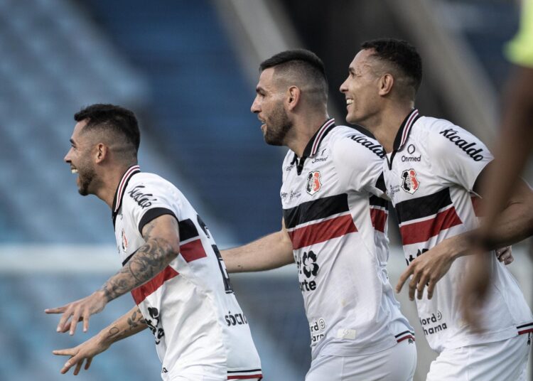 Santa Cruz vence o Maranhão fora de casa e larga na frente na semifinal da Série D