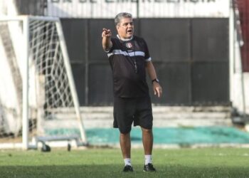 Após acesso, treinador do Santa Cruz garante foco total na semifinal contra o Maranhão