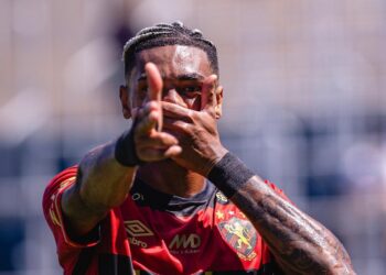 Sport empata com Bragantino no final com gol de Derik