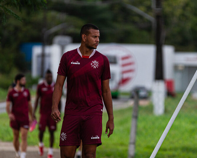 Náutico: Mateus Silva segue protocolo de concussão e pode ser liberado para confronto com o Brusque