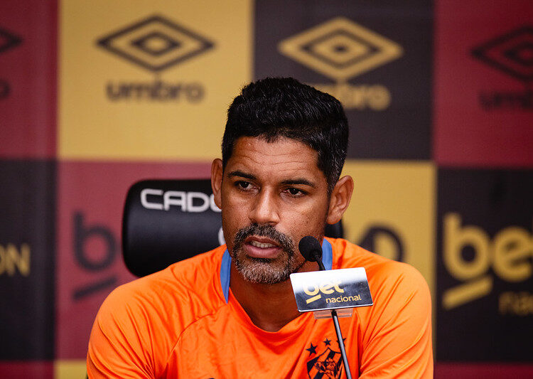 Aderlan fala sobre momento delicado do Sport e projeta confronto com o Fluminense