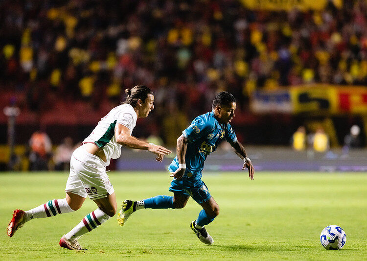 Com gol no apagar das luzes, Sport busca empate contra o Fluminense na Ilha do Retiro