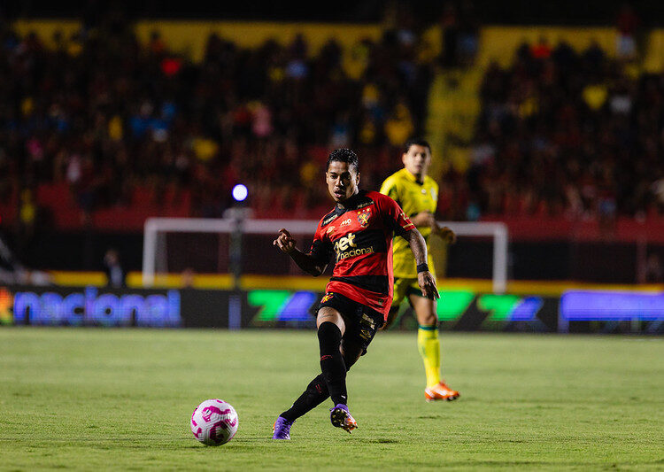 CBF revela áudio do VAR em expulsão de atacante do Sport contra o Mirassol