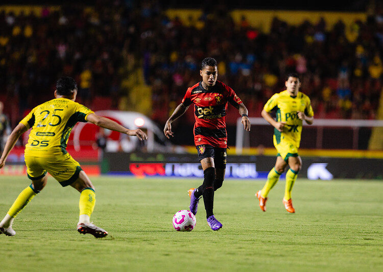 Com jogador expulso no primeiro tempo, Sport é superado pelo Mirassol na Ilha do Retiro