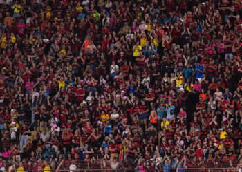 Cânticos homofóbicos relatados em súmula colocam Sport sob risco de punição