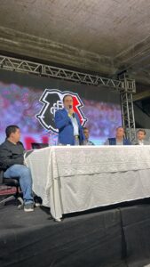 Bruno Rodrigues na reunião de votação do Conselho deliberativo do Santa Cruz para aprovar a SAF e encaminhar a AGE. Foto: Beberibe 1285