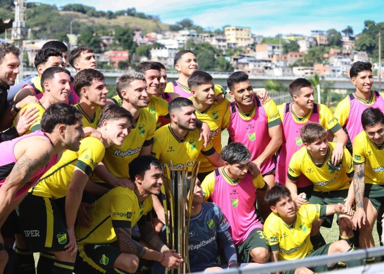 Santa Cruz deve encarar o Defensa y Justicia pela Vitória Cup, em janeiro