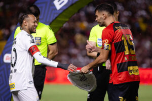 Sport encara o Santos de Neymar na Vila Belmiro. Foto: Paulo Paiva/Sport