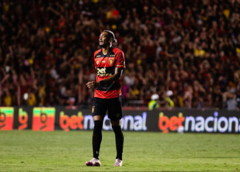 Sport comunica saída de Derik Lacerda após ato de indisciplina