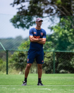 Cesar Lucena vai comandar o Sport de forma interina contra o Flamengo. Foto: Paulo Paiva/Sport