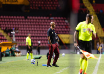 César Lucena lamenta fase do Sport, pede desculpas ao torcedor e cobra reação da equipe