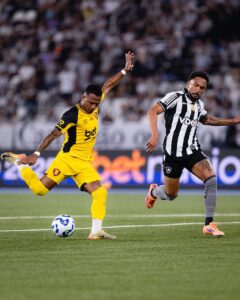 Léo Pereira tentou mas Sport perdeu mais uma no Brasileirão. Foto: Paulo Paiva/Sport