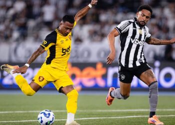 Léo Pereira tentou mas Sport perdeu mais uma no Brasileirão. Foto: Paulo Paiva/Sport