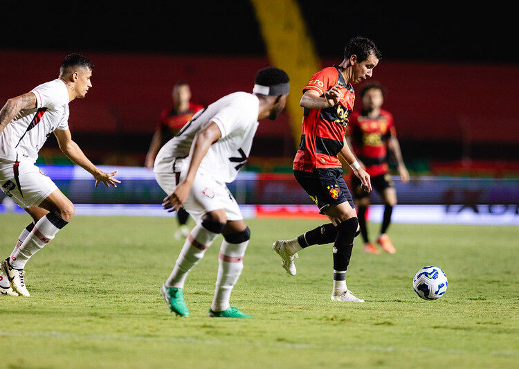 Sport não segura o Vitória e amarga mais um revés na Série A