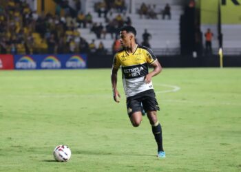 Volante Matheus Trindade e meia Dodô, ex-Vila Nova, estão na mira do Náutico para 2026