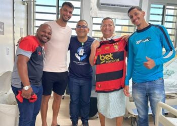 Sport: Rafael Thyere visita Hospital das Clínicas da UFPE e leva alegria aos pacientes