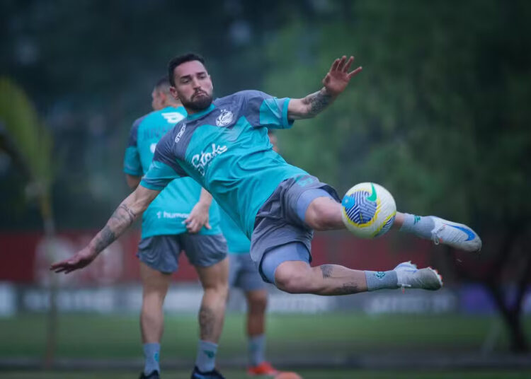 “Muito difícil diante da nossa realidade”, diz CEO do Santa Cruz sobre retorno de João Paulo e Gilberto