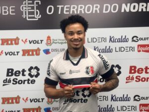 Nathan conseguiu recisão unilateral alegando atraso de sálarios. Foto: Divulgação/Santa Cruz