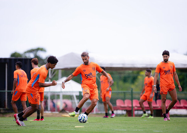 Diretor do Sport fala sobre orçamento e descarta mudanças radicais no elenco