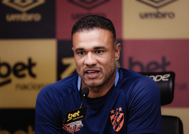 Roger Silva apresentado pelo Sport. Foto: Paulo Paiva/Sport Recife