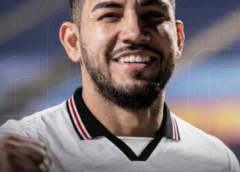 Santa Cruz confirma a contratação do lateral Alex Ruan