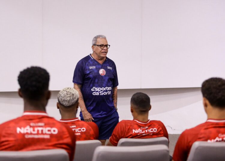 Hélio dos Anjos começa a preaparação do Náutico para 2026. Foto: Rafael Vieira/Náutico