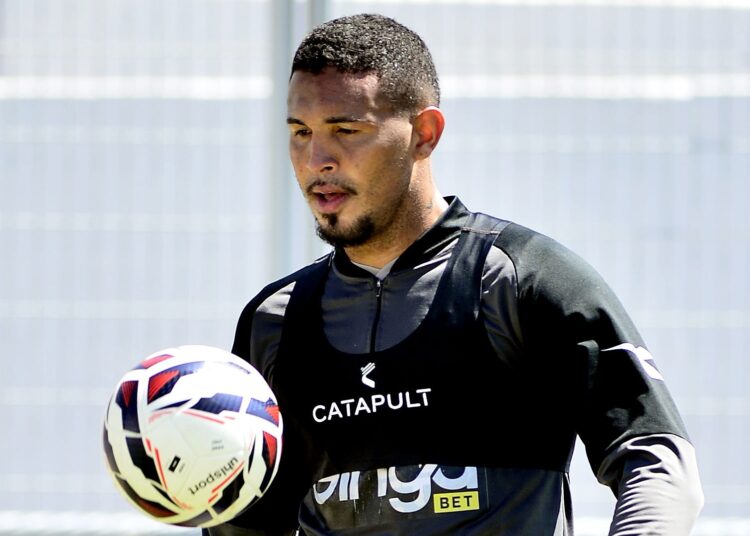 Náutico oficializa a contratação do zagueiro Wanderson, ex-Ponte Preta