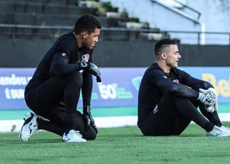 Preparador de goleiros garante disputa aberta pela titularidade na meta do Santa Cruz