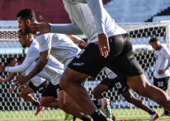 Santa Cruz define novo adversário para jogo-treino após desistência do Amazonas