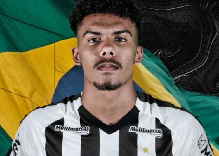 Santa Cruz encaminha contratação do lateral-direito Hamilton, ex-Atlético/MG