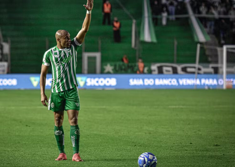 Náutico confirma as contratações de Reginaldo e Ramon Carvalho