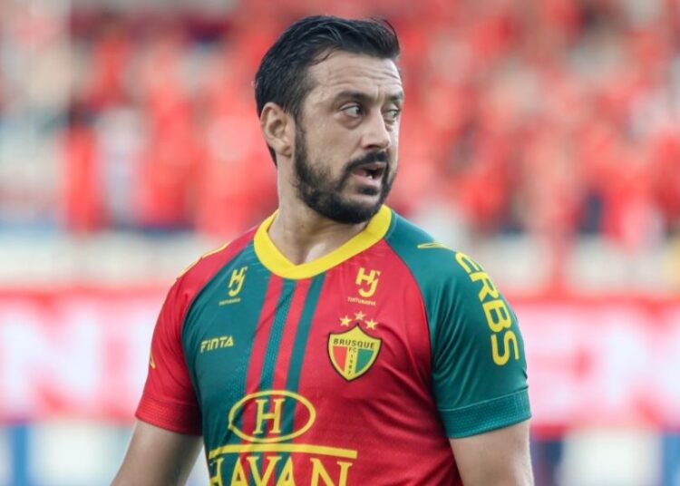 Náutico acerta chegada de Robinho para integrar a comissão técnica