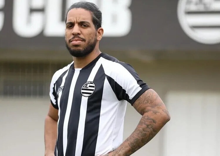 Náutico oficializa contratação do lateral-esquerdo Yuri Silva, ex-Athletic/MG