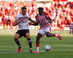 Santa Cruz e Náutico se enfrentam na Arena de Pernambuco. Foto: Gabriel França/CNC