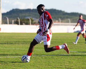 Sam pode ser uma novidade no ataque do Náutico contrao o Jaguar na Arena. Foto: Gabriel França/CNC