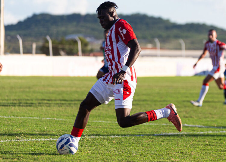Sam pode ser uma novidade no ataque do Náutico contrao o Jaguar na Arena. Foto: Gabriel França/CNC