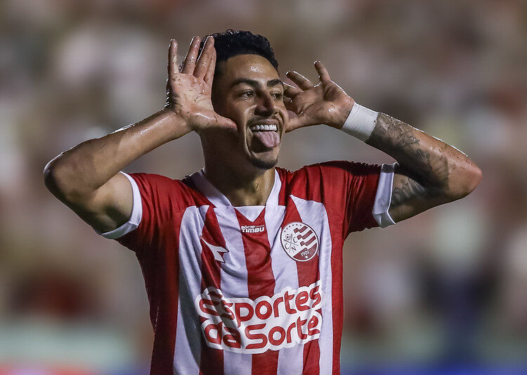 Dodô abriu o placar para a goleada do Náutico contra o Sport. Foto: Rafael Vieira/CNC