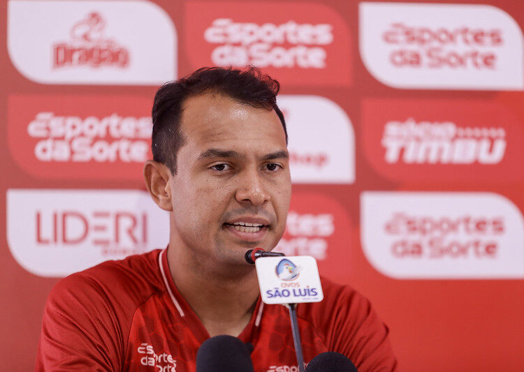 Vinícius avalia fase positiva do Náutico e reforça foco em objetivos maiores