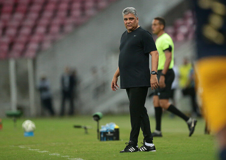 Após revés, Marcelo Cabo pede desculpas à torcida do Santa Cruz e promete mudanças para o Clássico