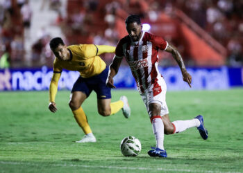 Náutico é superado pelo Retrô e perde invencibilidade no Campeonato Pernambucano