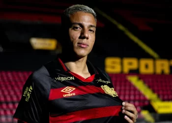 Carlos Alberto deve ser emprestado para o futebo Chinês.Foto: Igor Cysneiros/Sport Club do Recife.