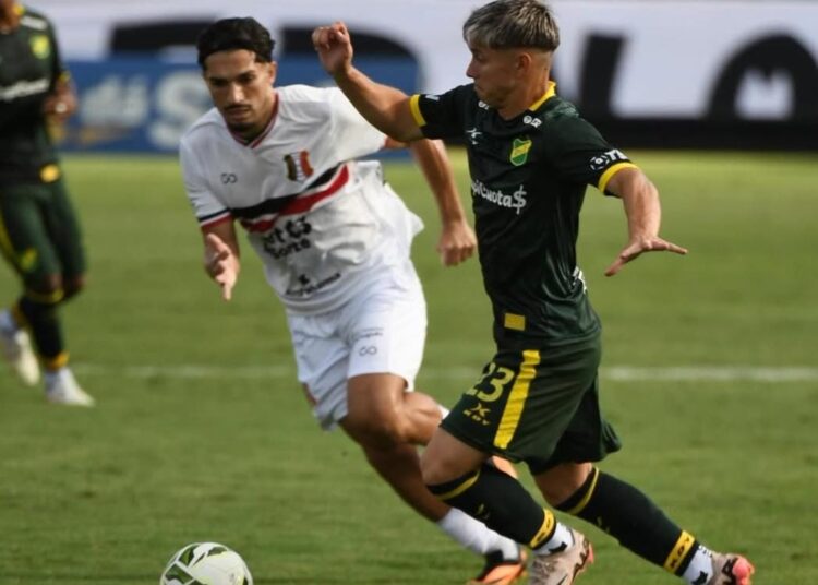 Santa Cruz é superado pelo Defensa y Justicia no Arruda em amistoso de pré-temporada