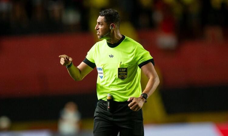 Rodrigo Pereira será o árbitro do clássico entre Santa Cruz x Náutico pelo Campeonato Pernambucano