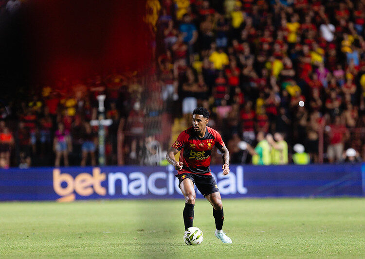 Sport prorroga vínculo com o lateral-esquerdo Felipinho