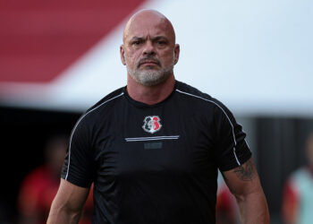 Santa Cruz mantém Fábio Cortez no comando da equipe até o fim do Estadual