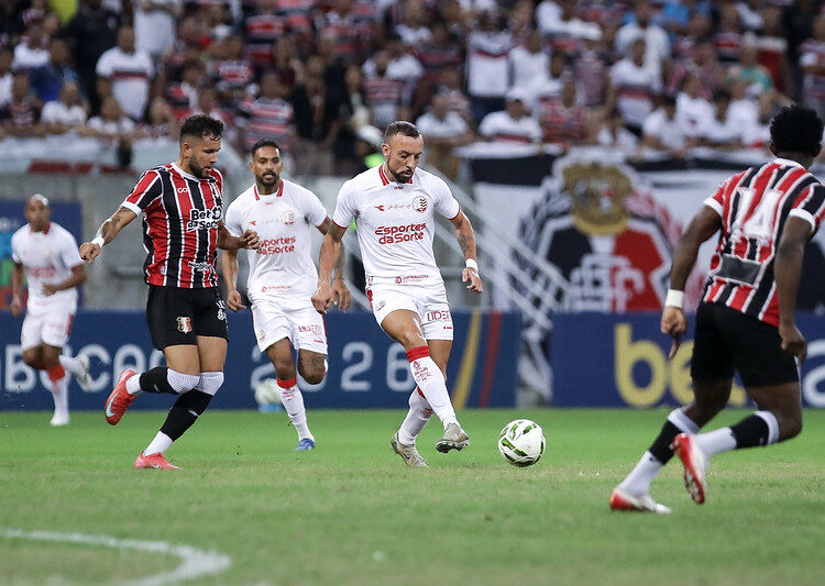 Náutico bate o Santa Cruz na Arena e abre vantagem na semifinal do Pernambucano