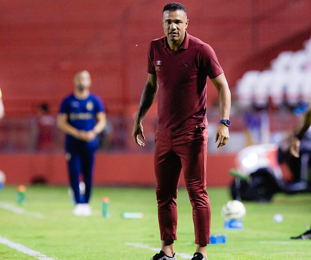 Após triunfo sobre o Retrô, técnico do Sport reconhece desempenho abaixo do esperado