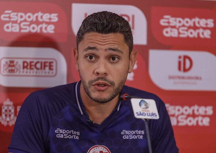 Náutico: Guilherme dos Anjos descarta favoritismo contra o Santa Cruz e atualiza situações de Muriel e Mateus Silva